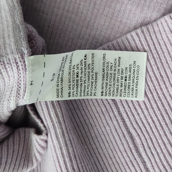 WHBM Sweater - Picture 9 of 9